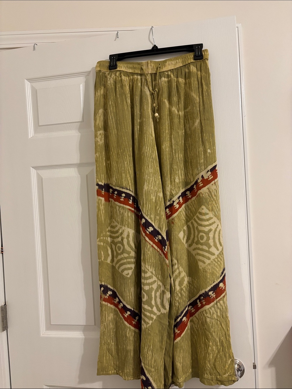 Olive Green Pleated Wide-Leg Palasso pants - Picture 5 of 7
